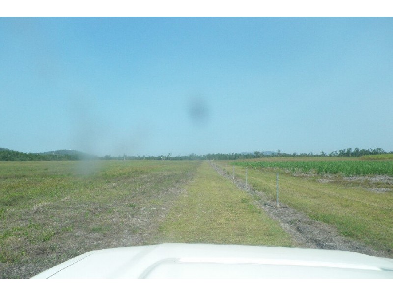 Lot 2 & 143 Bruce Highway, Bemerside QLD 4850