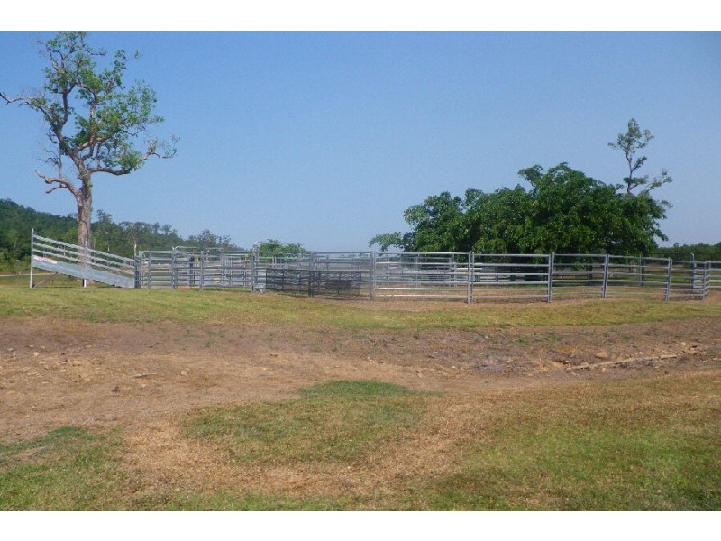 Lot 2 & 143 Bruce Highway, Bemerside QLD 4850