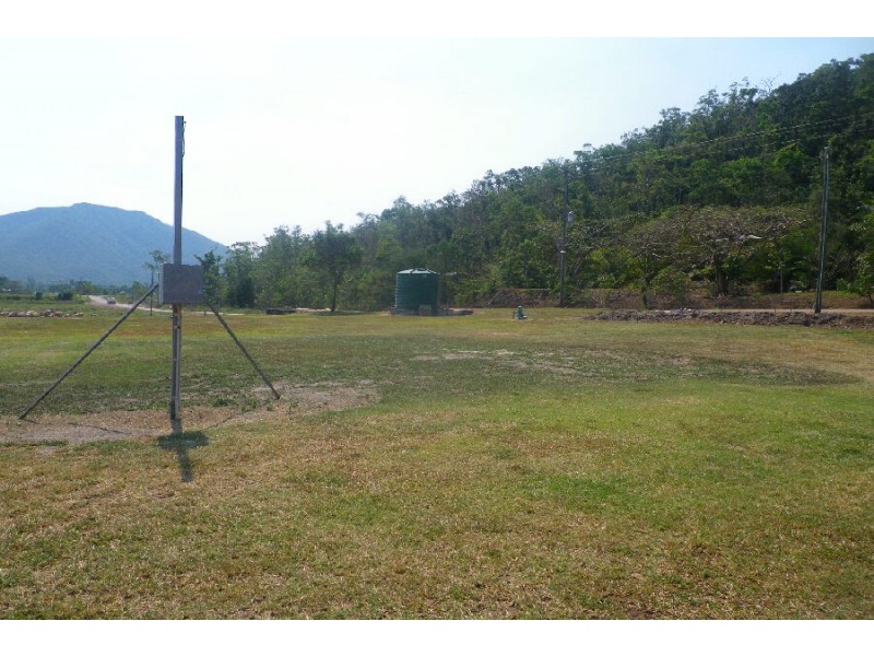 Lot 2 & 143 Bruce Highway, Bemerside QLD 4850