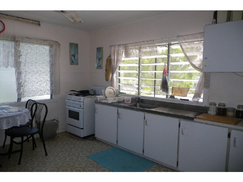 7 Dolphin Crescent, Taylors Beach QLD 4850