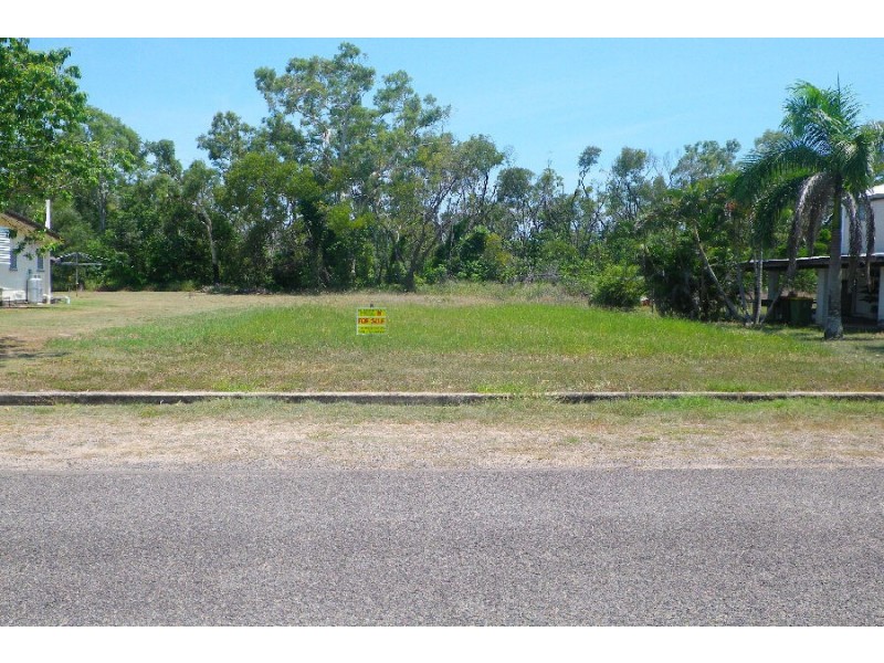 13 Herring Street, Taylors Beach QLD 4850