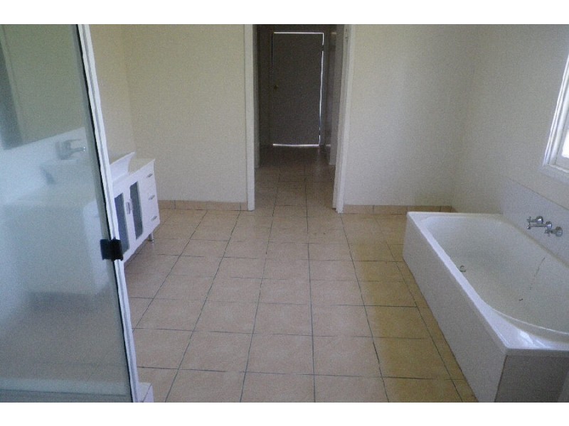 85 Farrell Drive, Macknade QLD 4850