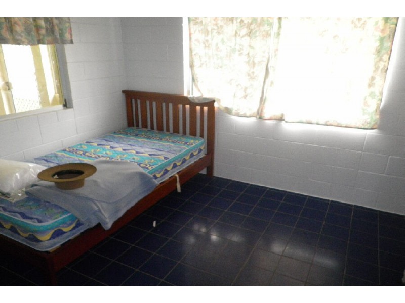 4 Carr Crescent, Lucinda QLD 4850