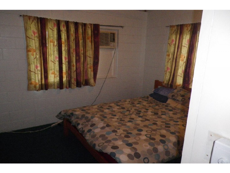 4 Carr Crescent, Lucinda QLD 4850