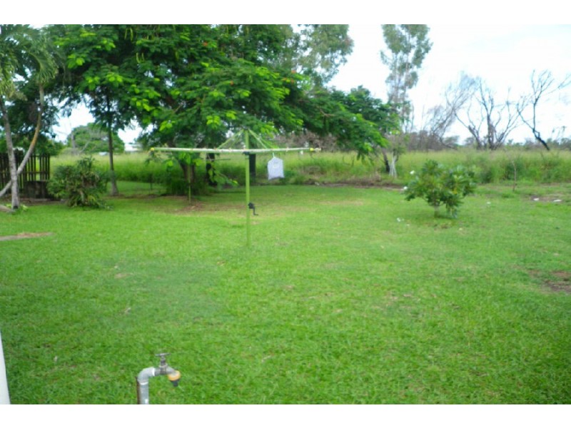 4 Carr Crescent, Lucinda QLD 4850