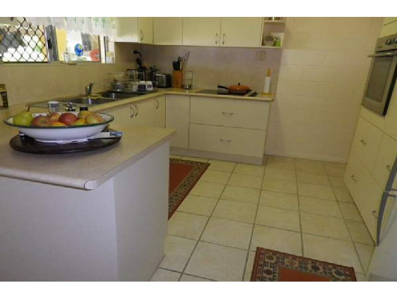 42 Carr Crescent, Lucinda QLD 4850