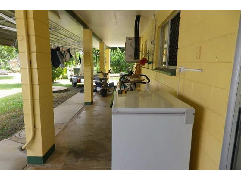 42 Carr Crescent, Lucinda QLD 4850