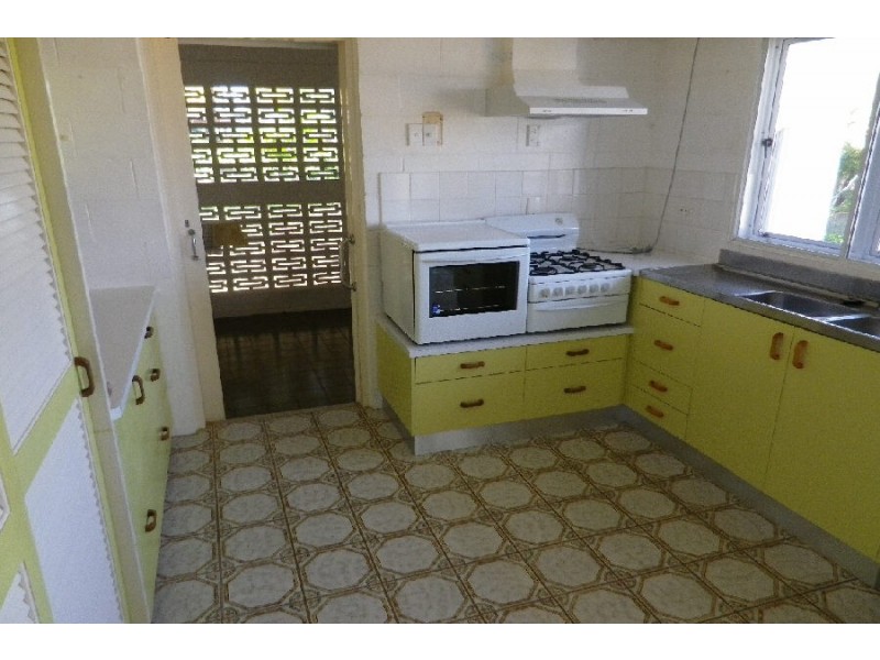 13 Atkinson Street, Lucinda QLD 4850