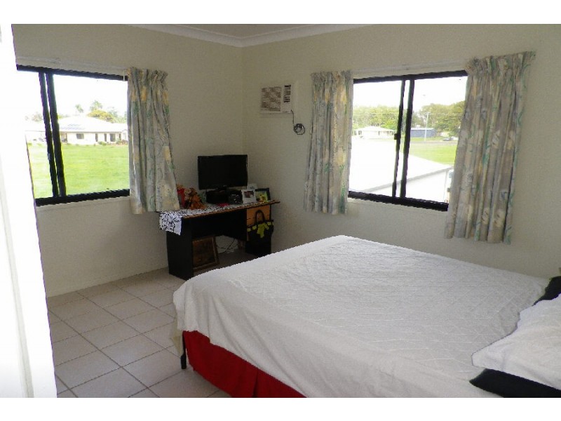 14 Hinchinbrook Court, Halifax QLD 4850