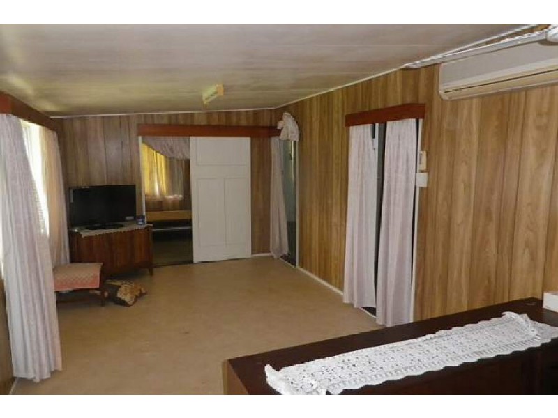 102 Scott Street, Halifax QLD 4850