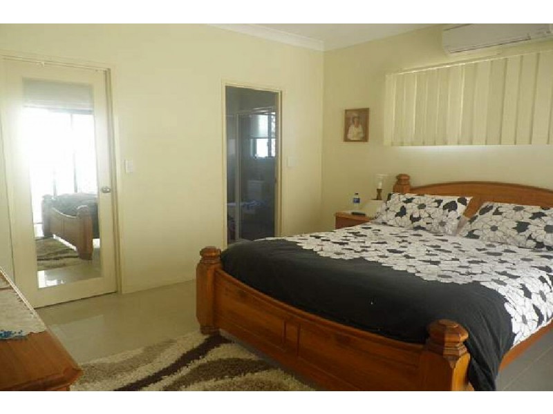 1 Gowland Street, Kurrimine Beach QLD 4871