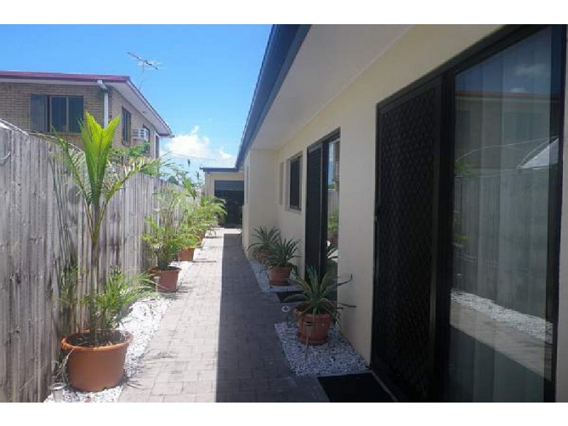 1 Gowland Street, Kurrimine Beach QLD 4871