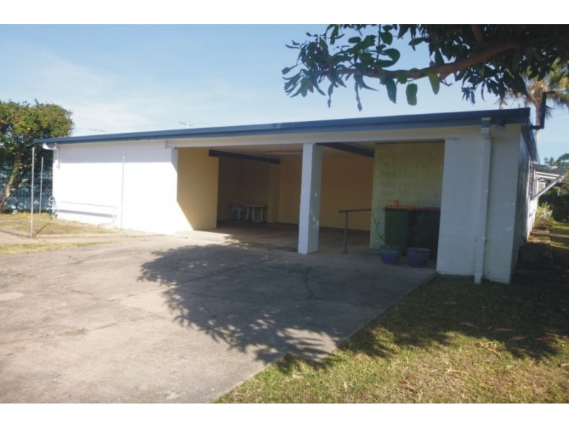 10 Pine Street, Forrest Beach QLD 4850