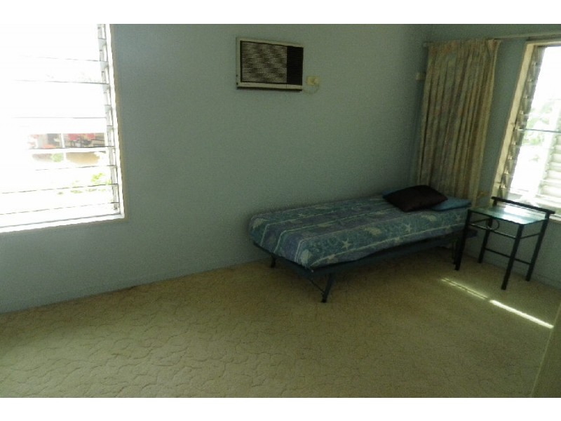 15 Britton Street, Trebonne QLD 4850