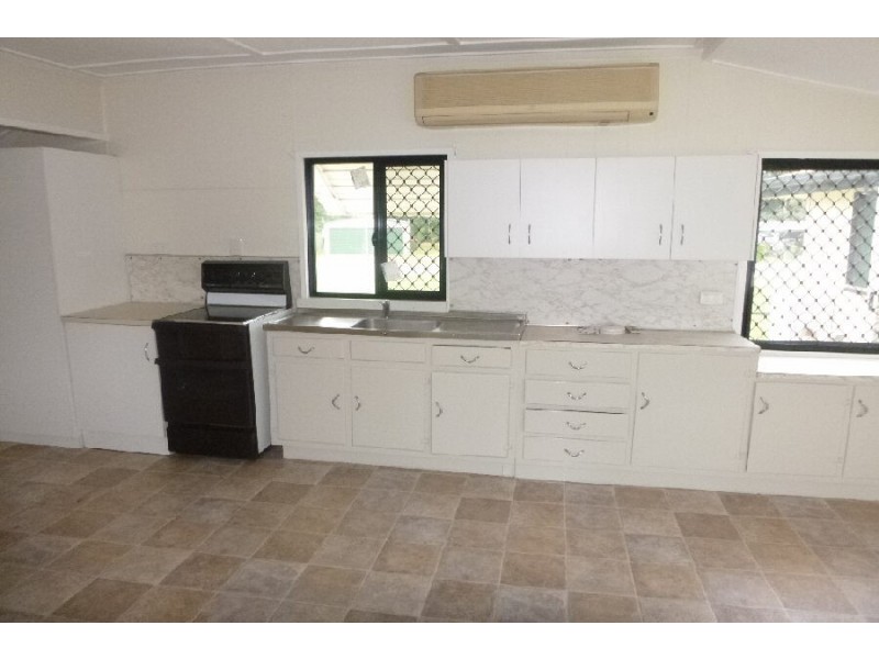 18 Mona Road, Halifax QLD 4850