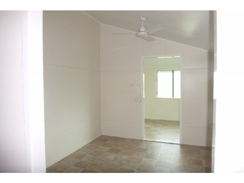 18 Mona Road, Halifax QLD 4850