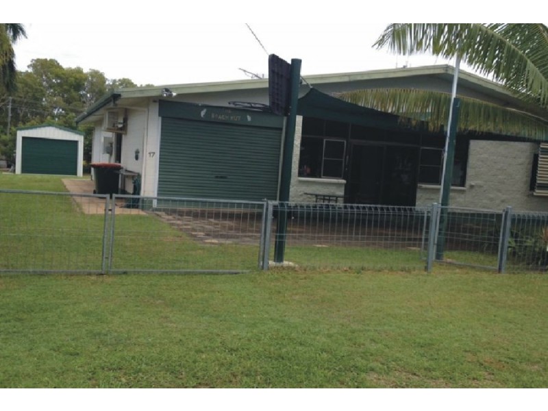 17 Salmon Street, Taylors Beach QLD 4850