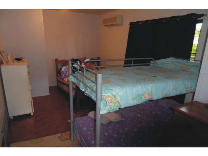 17 Salmon Street, Taylors Beach QLD 4850