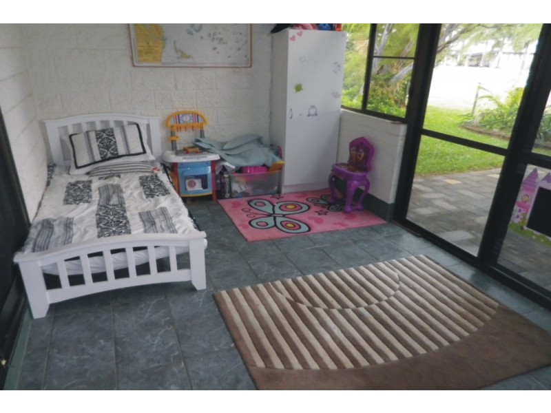 17 Salmon Street, Taylors Beach QLD 4850