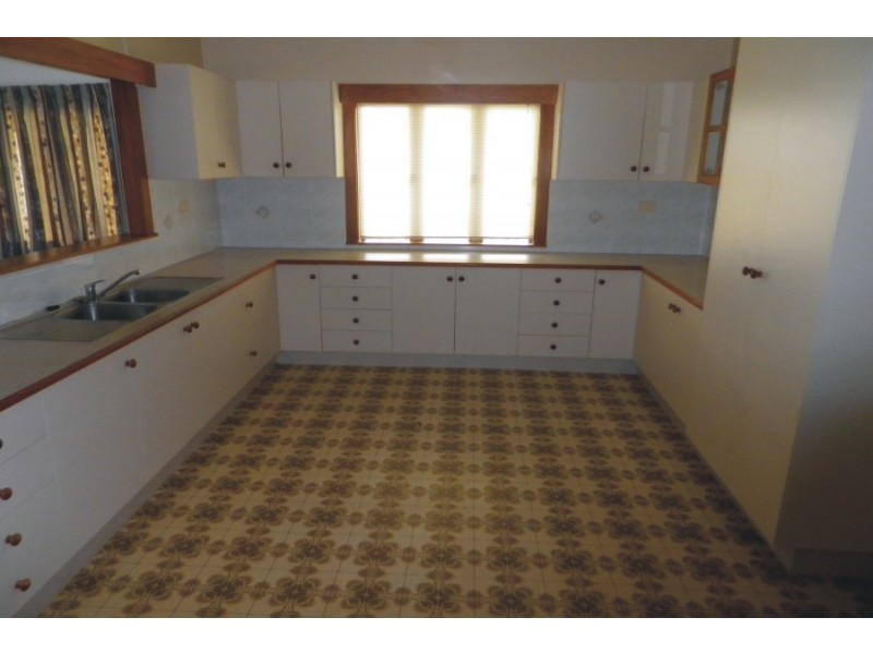 37 Warren Street, Ingham QLD 4850