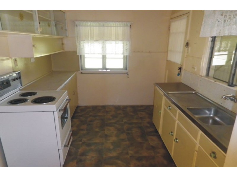 35 Marina Parade, Ingham QLD 4850