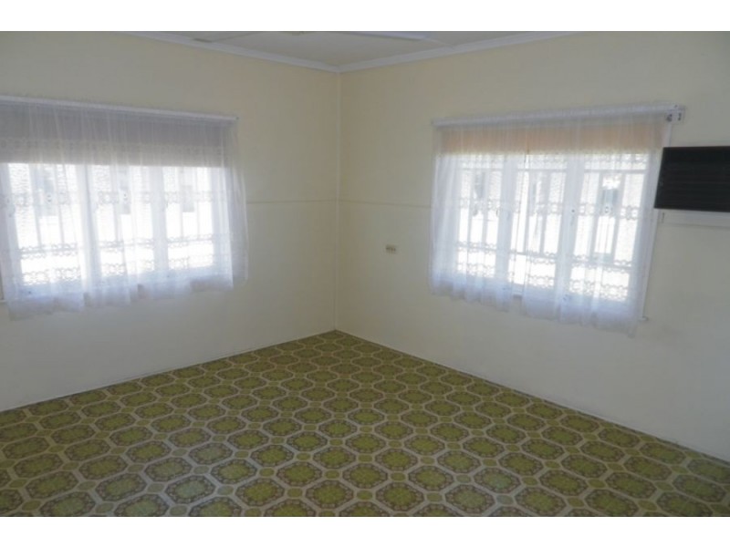35 Marina Parade, Ingham QLD 4850