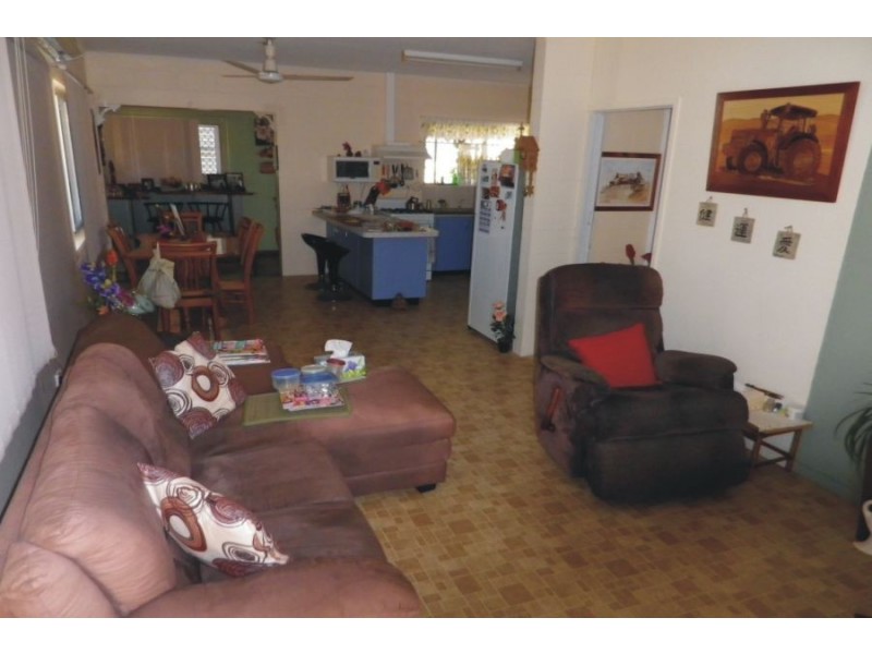 10 Herring Street, Taylors Beach QLD 4850