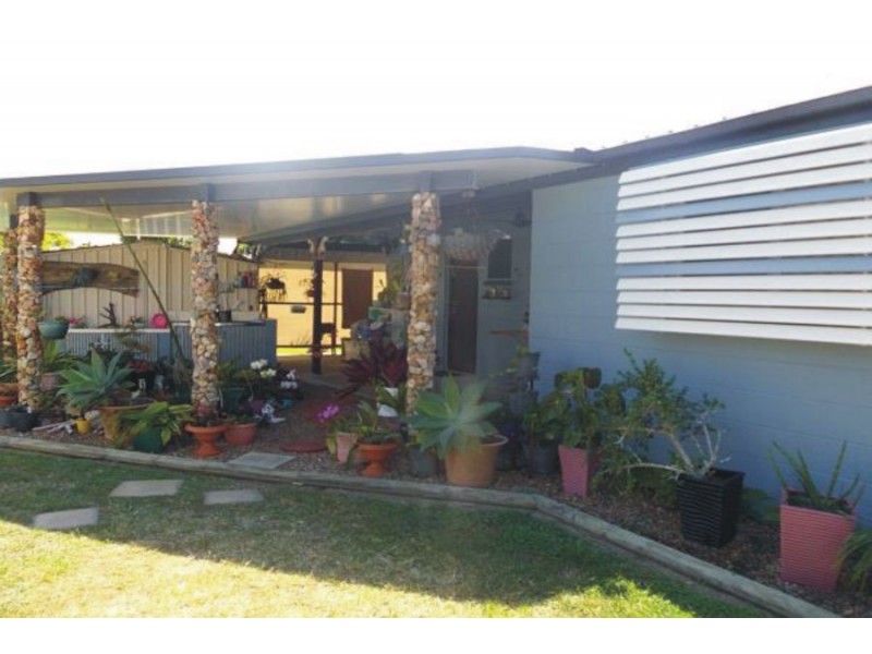 10 Herring Street, Taylors Beach QLD 4850
