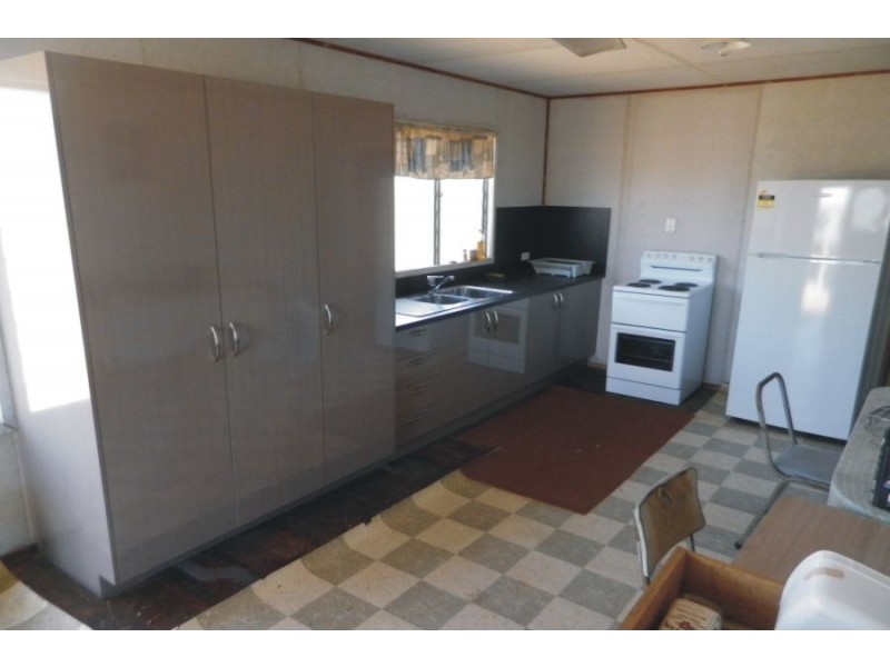 1 Dolphin Crescent, Taylors Beach QLD 4850