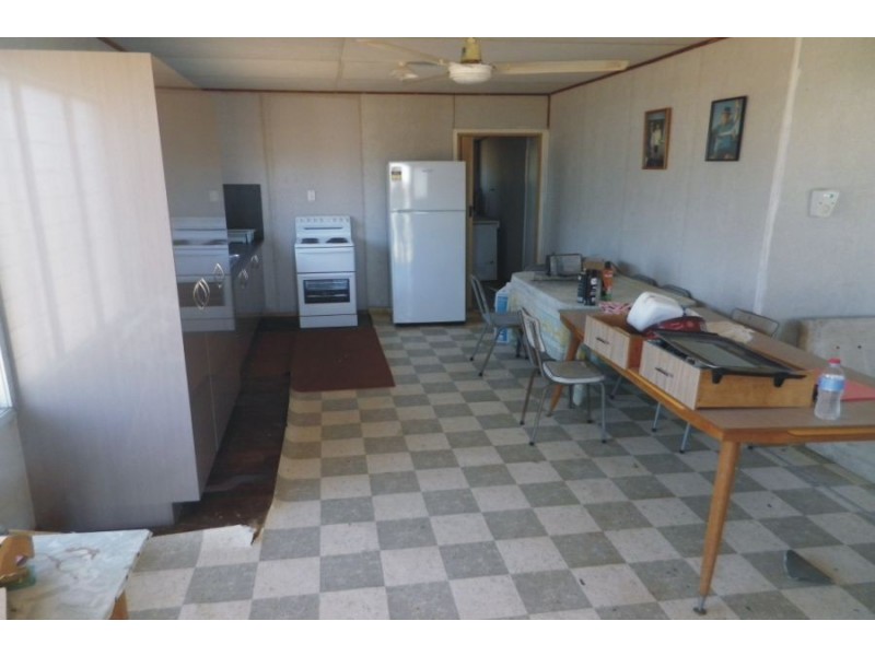 1 Dolphin Crescent, Taylors Beach QLD 4850