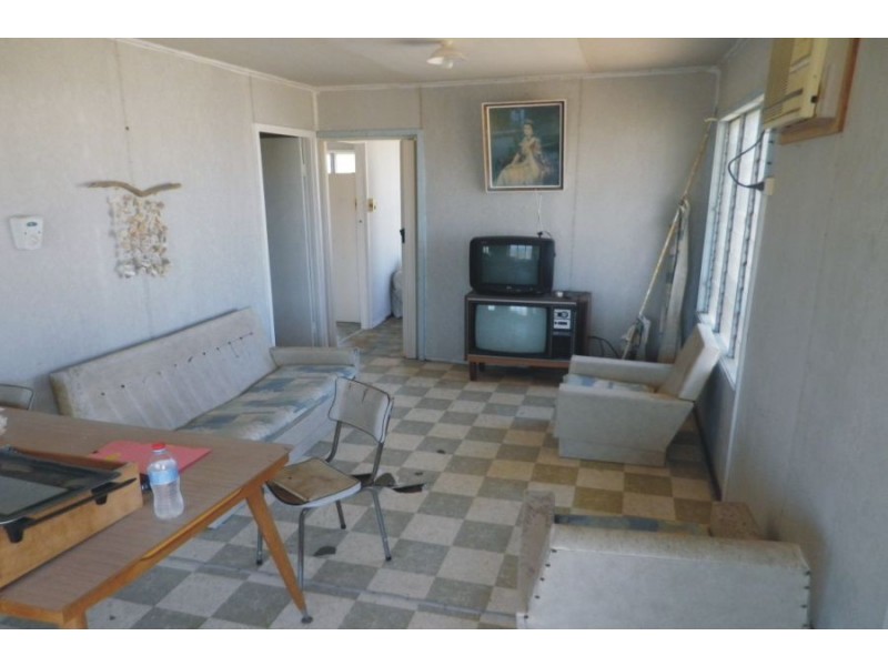 1 Dolphin Crescent, Taylors Beach QLD 4850