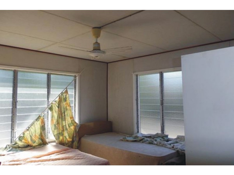 1 Dolphin Crescent, Taylors Beach QLD 4850