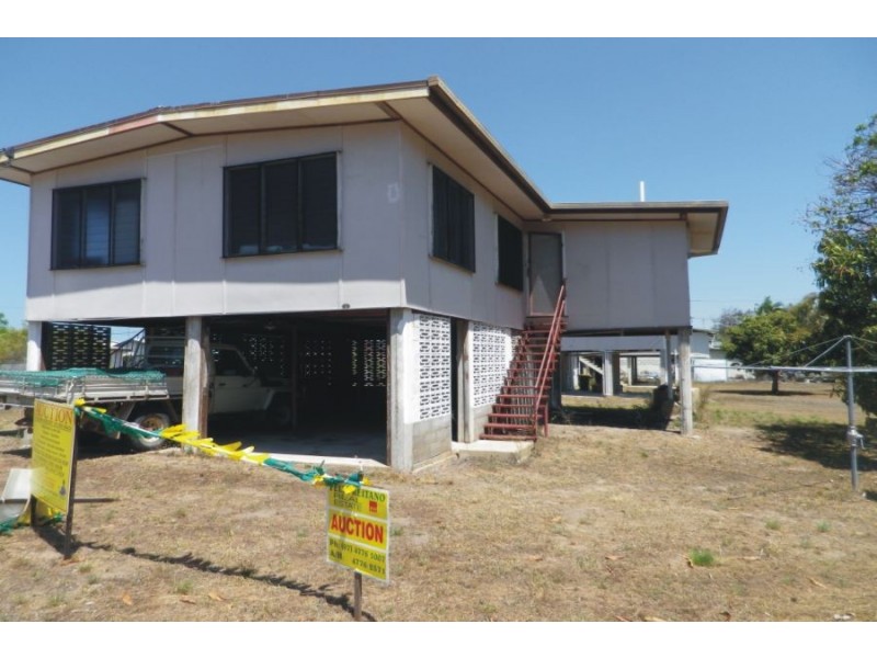 1 Dolphin Crescent, Taylors Beach QLD 4850