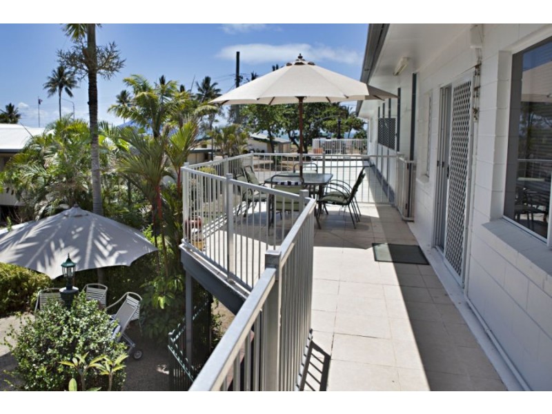 8 Palm Street, Forrest Beach QLD 4850