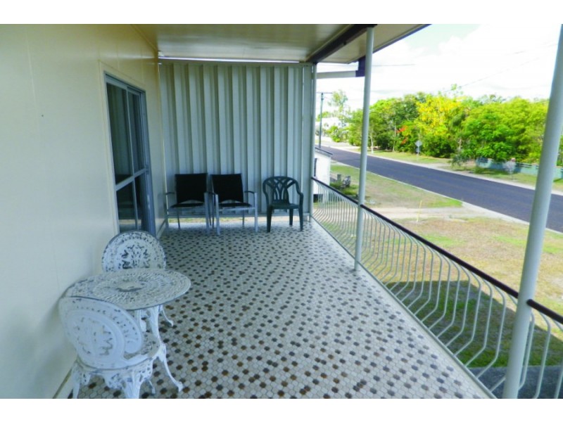 18 Warren Street, Ingham QLD 4850