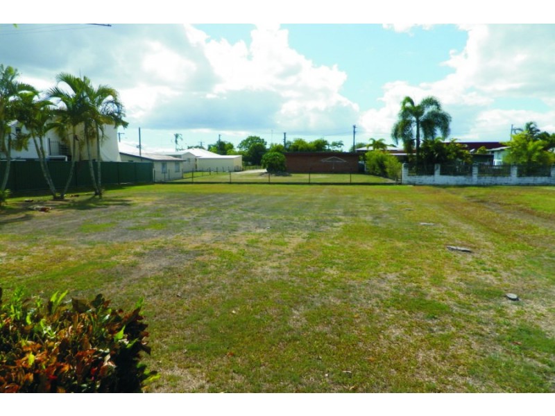 18 Warren Street, Ingham QLD 4850