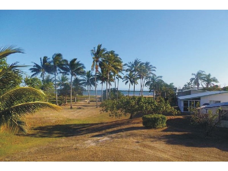 74 John Dory Street, Taylors Beach QLD 4850