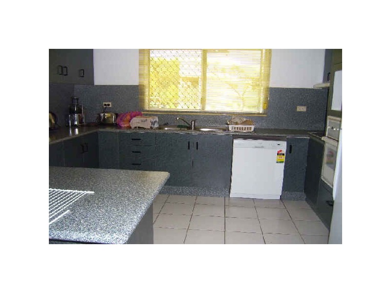 4 Shaw’s Avenue, Halifax QLD 4850