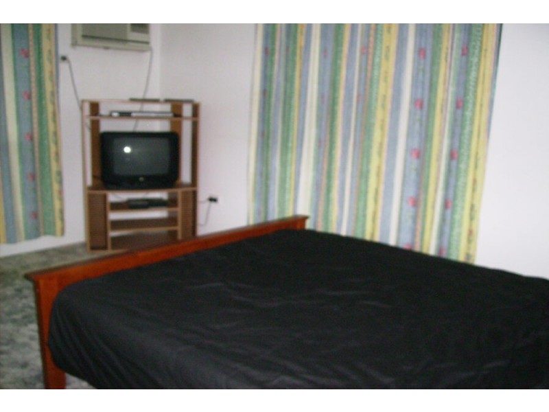 4 Shaw’s Avenue, Halifax QLD 4850