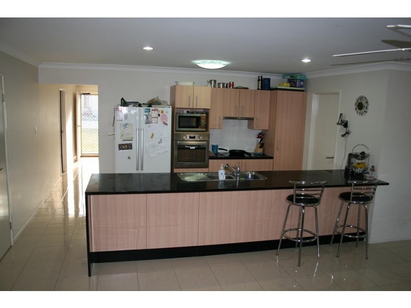 30a Pinelands Street, Loganlea QLD 4131