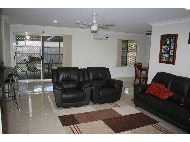 30a Pinelands Street, Loganlea QLD 4131