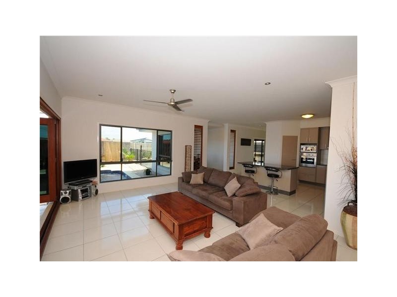 61 Endeavour Way, Eli Waters QLD 4655