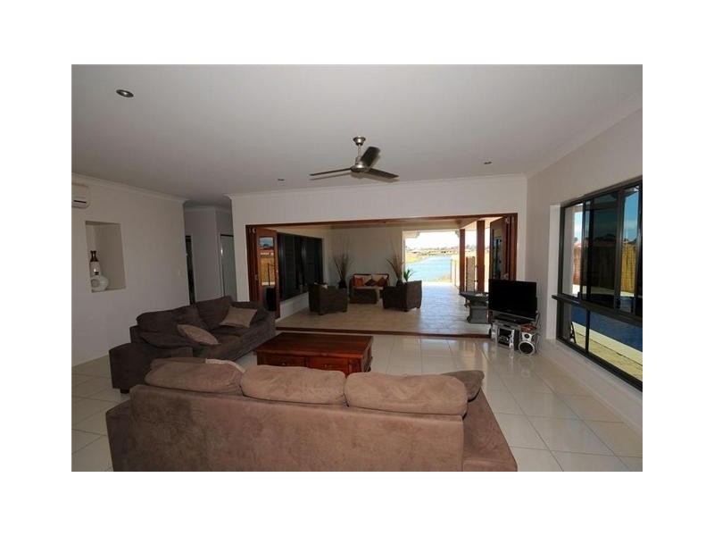 61 Endeavour Way, Eli Waters QLD 4655