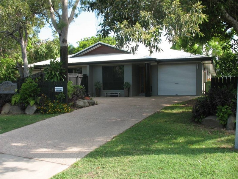 2/1 Quail Street, Slade Point QLD 4740