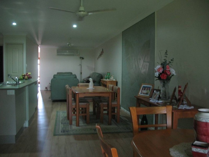 2/1 Quail Street, Slade Point QLD 4740