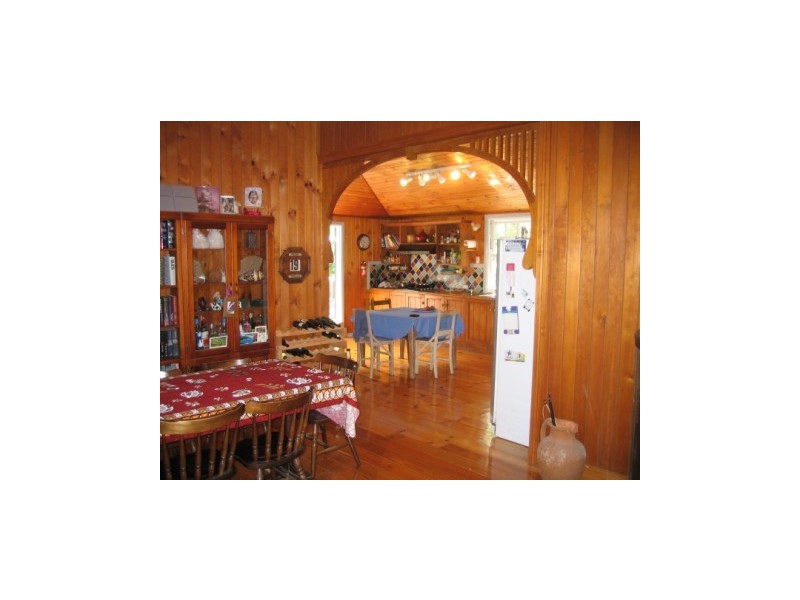 21 Bell Road, Glass House Mountains QLD 4518