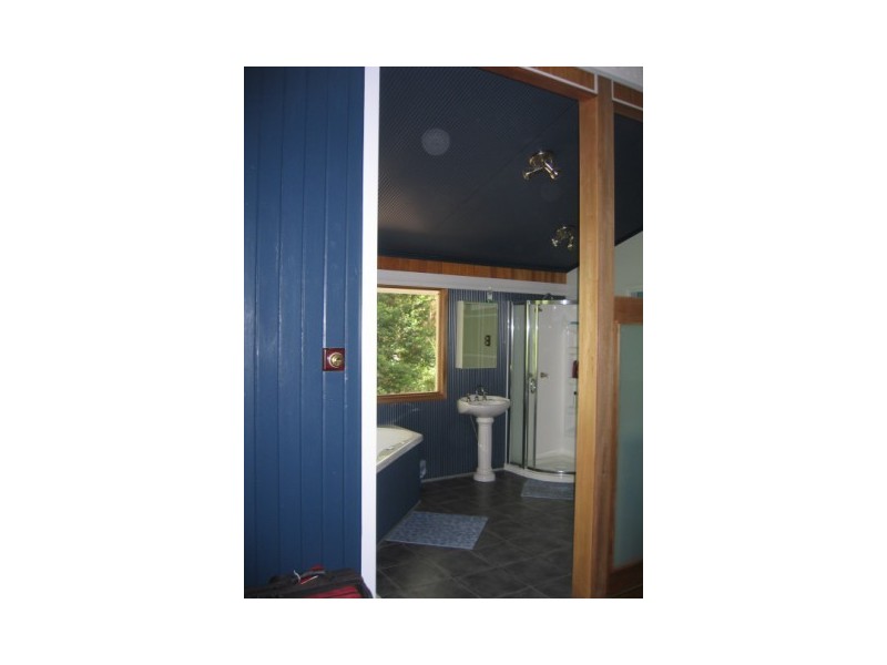 21 Bell Road, Glass House Mountains QLD 4518