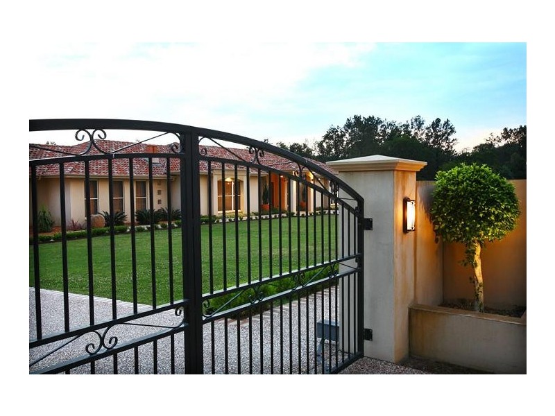 16 Warwick Lane, Samford QLD 4520