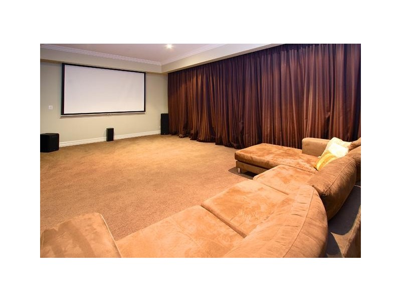 16 Warwick Lane, Samford QLD 4520