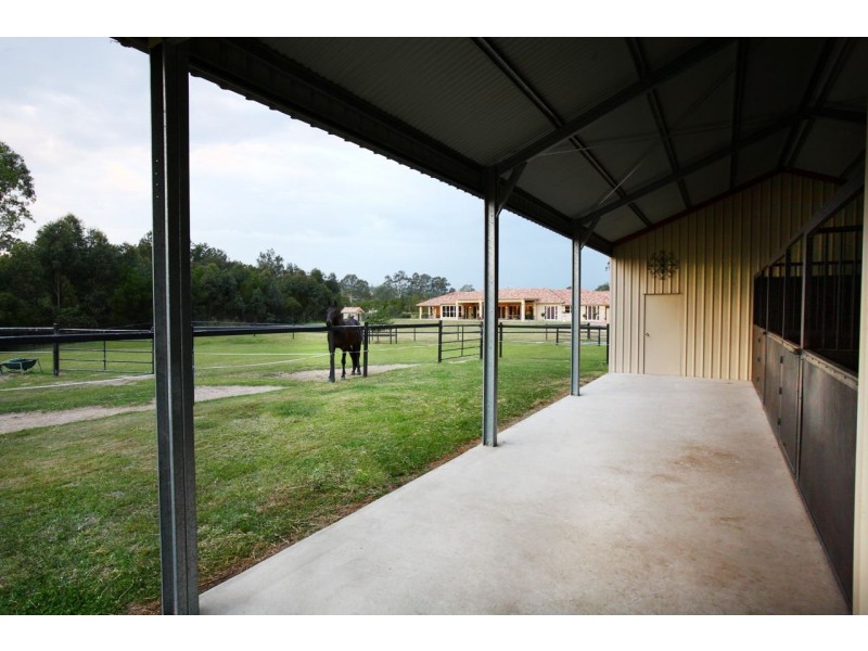 16 Warwick Lane, Samford QLD 4520